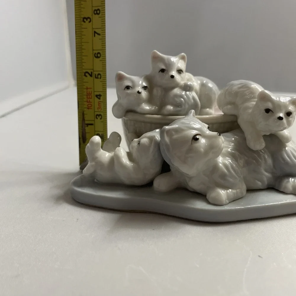 Vintage Cat & Kitten Figurine By Simson Taiwan Porcelain Play Time Grey Kitty